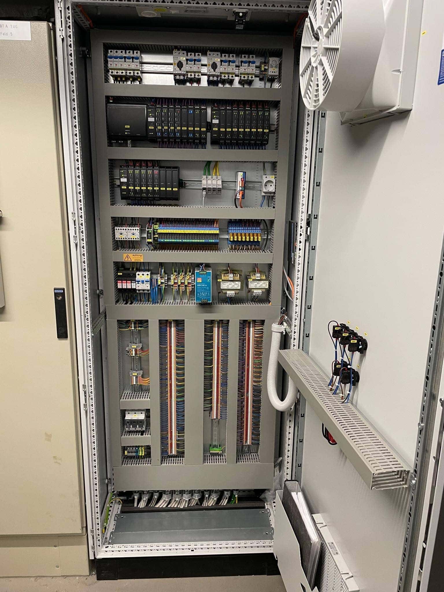 KMG Kliniken - Zentralisierung und Modernisierung der Gebäudeautomation auf BACnet/SC Basis: Schaltschrank